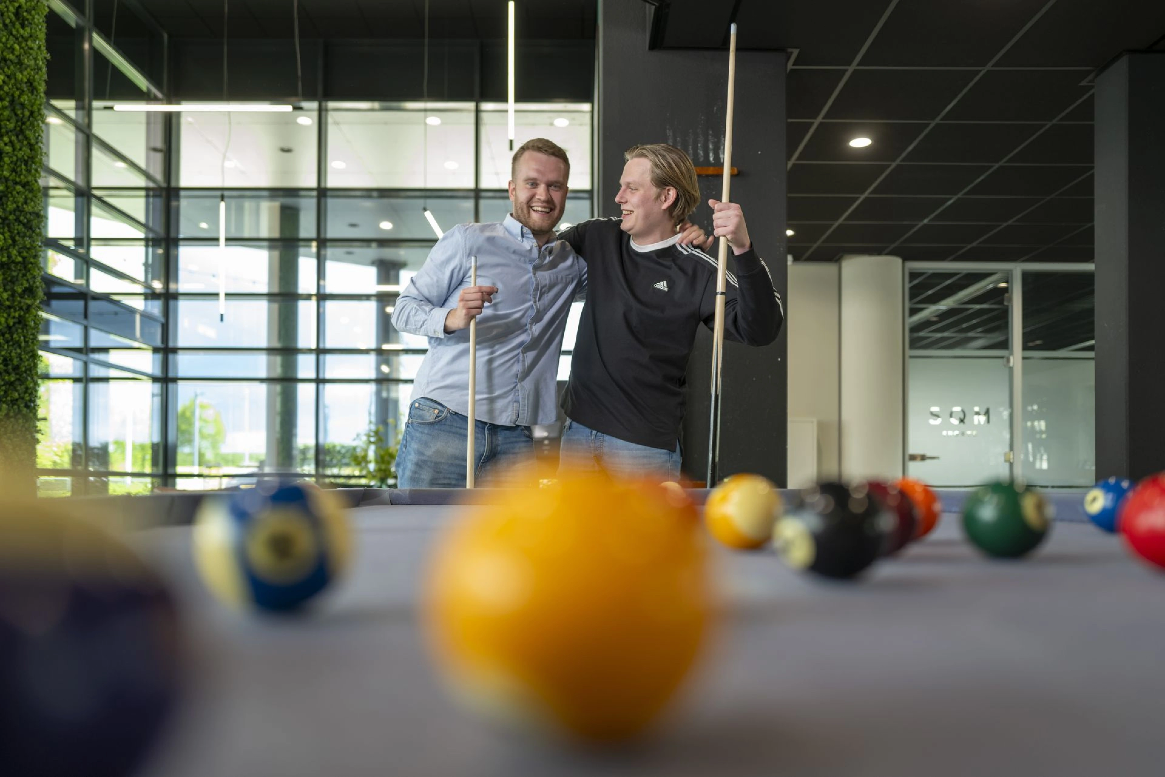 Kameraadschap en plezier bij UNO